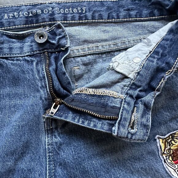 Size 26 - Articles Of Society Women's Distressed Jeans Dark Wash Patches - Picture 6 of 16